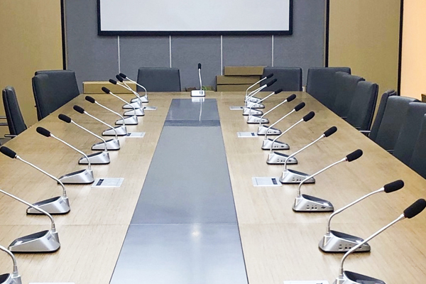 Considerations for Purchasing a Wireless Conference System